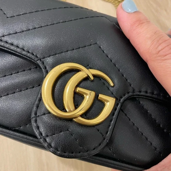 Black Quilted Gucci Bag with Gold Chain - Picture 4 of 11